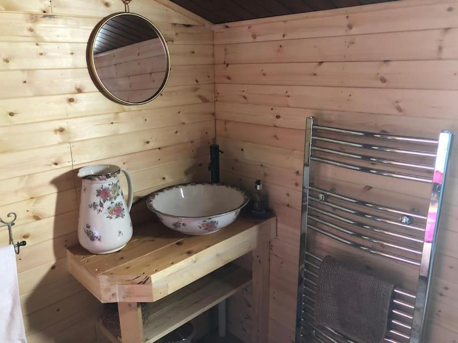 BenthamUnique Tiny House Near 3 Peaks - The Zedshedアパートメント エクステリア 写真